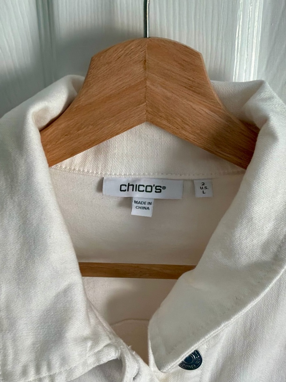 Chico's white Ruffle-Hem Jean Jacket Size 2 - Picture 3 of 3
